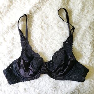 jolie • unpadded lacey bra